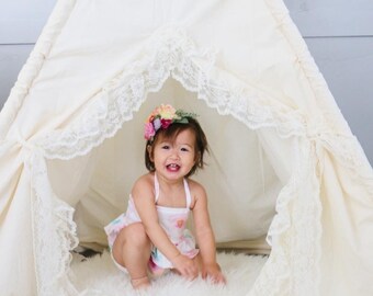 Teepee for Girls with Ruffles and Lace