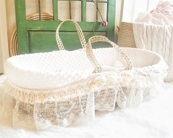 Moses Basket for Baby - Gender Neutral Moses Basket and Bedding Makes Ideal Bassinet for New Baby