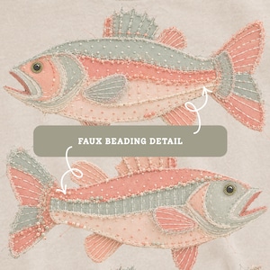 Puede incluir: Dos peces decorativos con detalles de cuentas falsas. Los peces tienen una combinación de colores rosa claro, azul verdoso y melocotón. Las aletas y las colas son de color rosa claro. El texto "FAUX BEADING DETAIL" está en un rectángulo entre los peces.