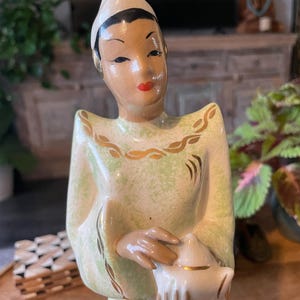 Vintage Asian Ceramic Figurine / Mid Century Modern / Made by Vilas/ Asian Decor/ Collectable Figurine