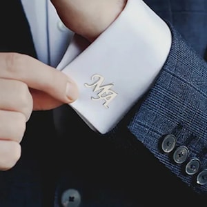 Gemelos personalizados para hombres / Nombre y letra personalizados / Botones de acero inoxidable para puños de camisa / Regalos elegantes