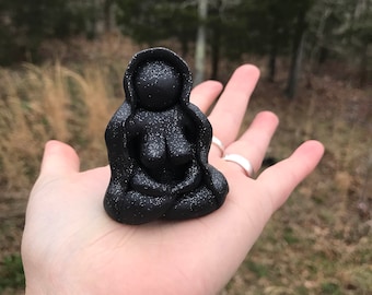 Dark Mother Crone Goddess Sculpture (statue, Hekate, Cerridwen, crone, wisdom, priestess, crossroads, universal mother)