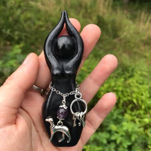 Hecate Story Goddess Statue (Hekate, crone, wisdom, priestess, crossroads, sculpture, figurine)