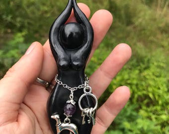 Hecate Story Goddess Statue (Hekate, crone, wisdom, priestess, crossroads, sculpture, figurine)