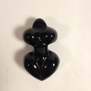 Obsidian stone goddess fertility image 3