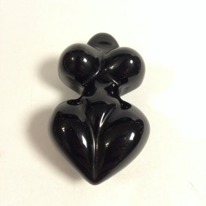 Obsidian stone goddess fertility image 1