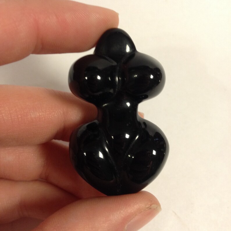 Obsidian stone goddess fertility image 2