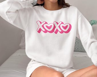 Love Sweatshirt, XOXO Sweatshirt, XOXO Heart Shirt, Couple Sweatshirt, Valentine's Day Gift Sweatshirt, Gift For Her, Womens Sweatshirt