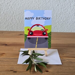 Carro bolha vermelho, cartão de aniversário, crianças, meninos, filho, meninas, carro engraçado, cartão cômico, carro bolha retrô, cartão de felicitações, carro cômico