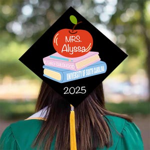 Personalized Name Apple & Books Teacher Graduation Cap Topper, Class of 2025 Education College Graduation Decor, Graduation Gift for Teacher