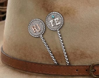 Pin de sombrero de vaquero estilo western con iniciales turquesas personalizadas de marca de ganado, regalo de cumpleaños o aniversario para vaquero.