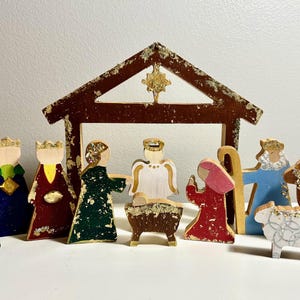 Hand Painted Wooden Nativity Set – 11 Piece