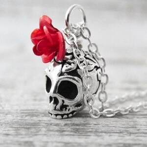 Silver Skull Charm Necklace, Rose Skull Necklace, Skull Head Necklace, Halloween Jewelry, Gothic Style Jewelry, Gothic Wedding, Skull & Rose