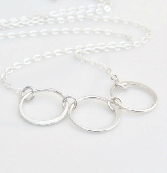 Sterling Silver Linked Circle Necklace 