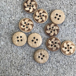 NIEUWE Coconut Shell Pinwheel knoppen, vier gaten, 13mm, 1/2&quot; knoppen. Pakket van 10