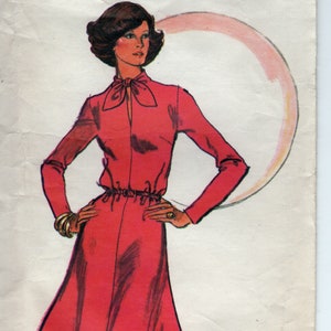 1974 Molto facile Vogue 8988 Abito delle signorine. Busto 31&quot;