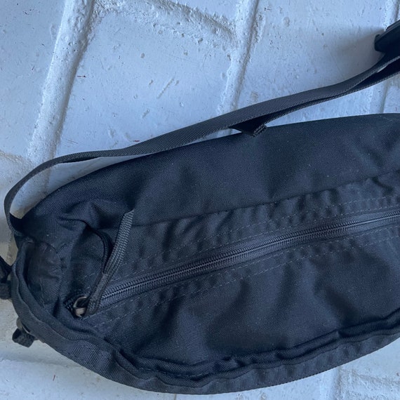 black nylon sling bag fanny pack - vintage 90s - image 3