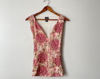 Roze metallic kanten T-shirt met split in het schouderstuk uit de jaren 2000 - Y2K top met korte mouwen - XXS/XS