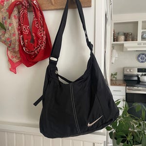 【未使用級】00s NIKE スリングバッグvintage レアモデル レア 00s NIKE ワンショルダーバッグ ボディバッグ スリング