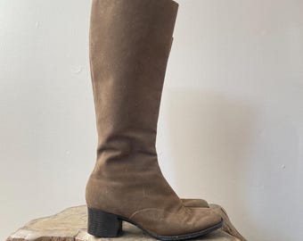 brown suede effect heeled KNEE HIGH fleece lined winter boots - vintage 80s 90s - 5.5
