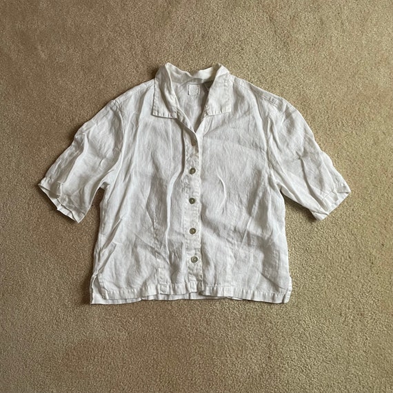white linen short sleeve button down crop blouse -