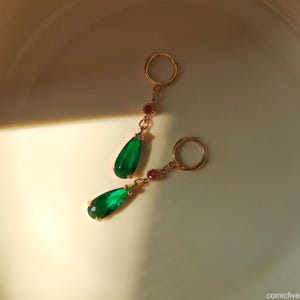 Howl,Sophia,Howl’s Earrings,Howl’s Necklace,Moving Earrings Necklace Set,Emerald Colored Crystal Teardrop Earrings Peacock,howl Necklace