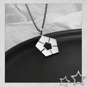 Collier anime cadenas bleu | Pendentif de football de 3 cm, périphérique de ventilateur en alliage, 70 cmブルーロック