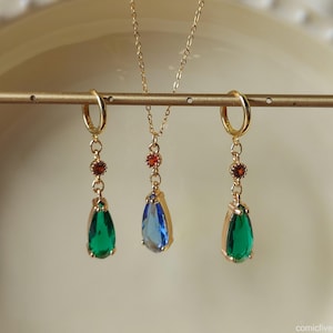 Howl,Howl’s Necklace,Moving Earrings Necklace Set,Sophia,Howl’s Earrings,Emerald Colored Crystal Teardrop Earrings Peacock,howl Necklace