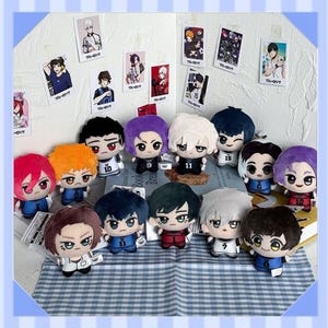 Porte-clés en peluche Striker bleu 10 cm, breloque pour sac à dos anime japonais, cadeau poupée de football Yoichi Isagi, Reo Mikage