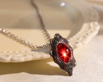 Dante's Amulet Necklace: Devil May Cry Cosplay Jewelry - Etsy 日本
