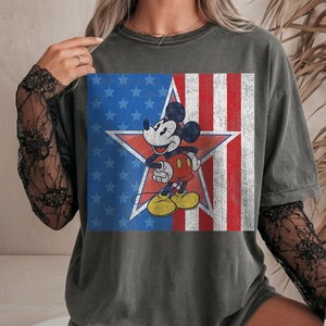 Maglietta vintage Disney Topolino 4 luglio, maglietta Mickey Americana Star USA 250° anniversario, completi coordinati per viaggio in famiglia a Disneyworld e Disneyland immagine 7