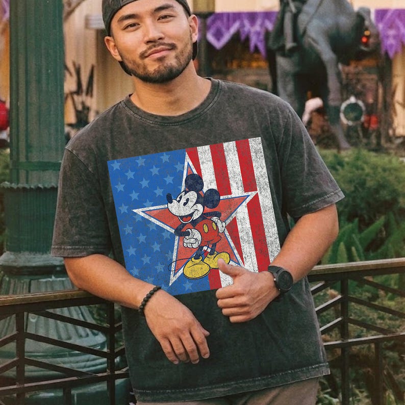 Maglietta vintage Disney Topolino 4 luglio, maglietta Mickey Americana Star USA 250° anniversario, completi coordinati per viaggio in famiglia a Disneyworld e Disneyland immagine 2