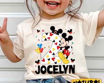 Camiseta de cumpleaños personalizada de Mickey Mouse, camiseta personalizada con nombre y edad de Mickey, atuendo de cumpleaños de Disney, viaje familiar a Disneyland 2026