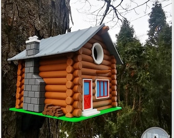 Log Cabin Birdhouse