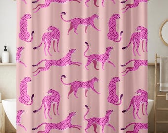 ピンクのヒョウ柄シャワーカーテン：ファンキーなチーター柄生地 