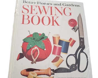 Vintage Better Homes and Gardens Sewing Book 5 Ring Binder Hardcover New Old Stock