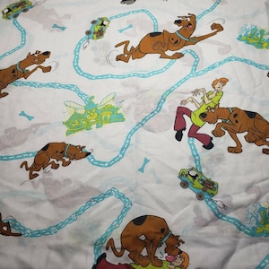 Vintage Scooby Doo Twin Flat Sheet Fabric Hanna Barbera Shaggy Cartoon Lata 80.