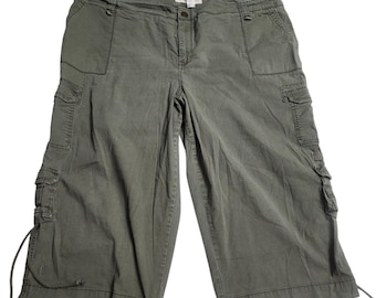 Vintage Y2K Fashion Bug Plus Size 26W Cargo Army Green Capri Pants