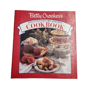 1991 Betty Crocker&#39;s 40th Anniversary Edition Hard Cover 5 Ring Binder