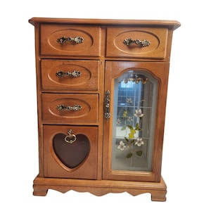 Armadio in legno con portagioie, smaltato, fiori dipinti, porta in vetro, 5 rotoli di anelli