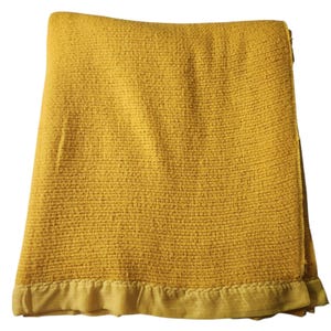 Vintage Acrylic Waffle Weave Blanket Full Size Mustard Yellow Satin Trim 80”x86” USA