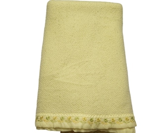 Vintage Yellow Waffle Weave Embroidered Floral Satin Trim Blanket 72 x91 Twin