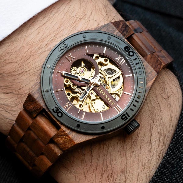 Automatisch houten horloge | Gegraveerd mechanisch houten horloge | Gouden en bruine wijzerplaat | Uniek skeletpolshorloge | Cadeau voor hem | Elysian Rustic