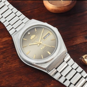 Vintage Orient 3 star 21 jewels automatic stainless steel Japan self - winding mechanical wristwatch