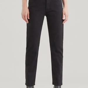 Levi&#39;s Men&#39;s 501 Black color Lightly Washed Straight Fit Mid Rise Jeans