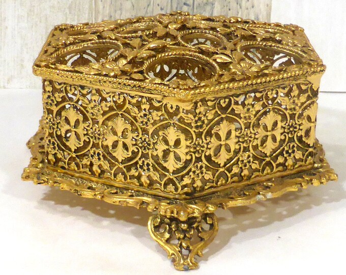 Vintage Matson Ormolu 24KT Gold Plated Metal Filigree Lipstick Cosmetic