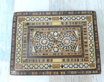 Joyero o joyero vintage de madera con incrustaciones de marquetería, fabricado en el Líbano