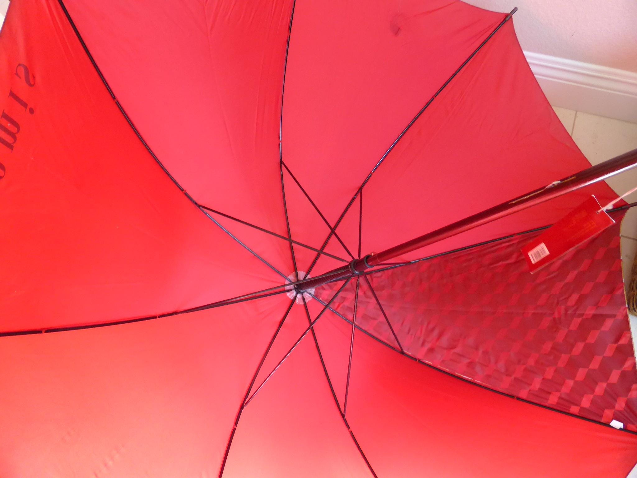 ヴィンテージの大型レッドアラミス傘。晴雨兼用アクセサリー。木製J