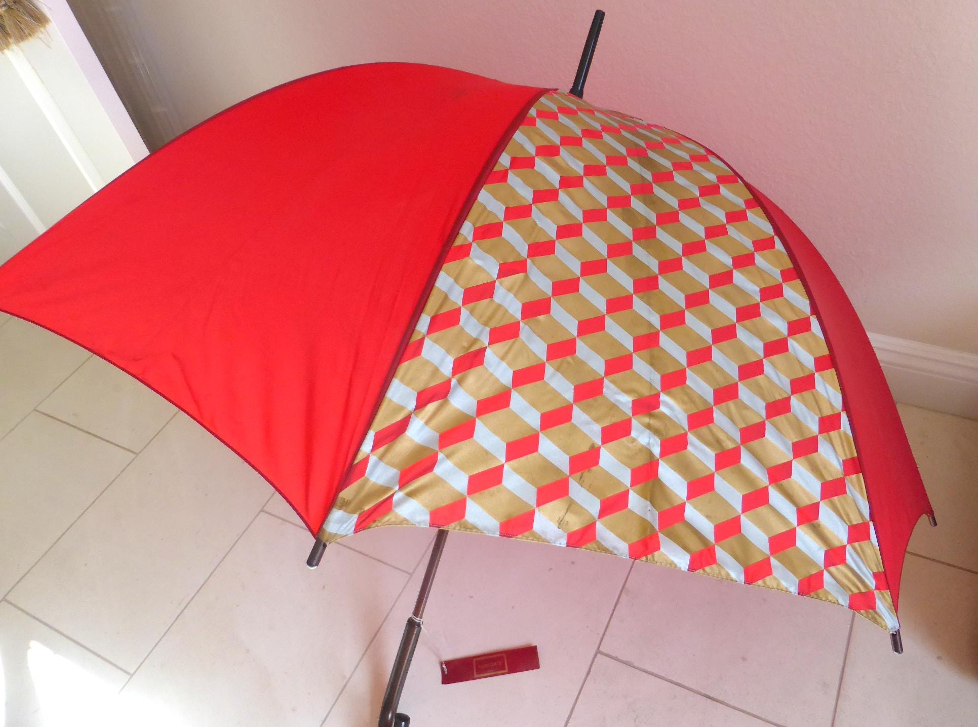 ヴィンテージの大型レッドアラミス傘。晴雨兼用アクセサリー。木製J
