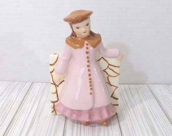 Maceta o florero vintage de cerámica de Florencia con niña en abrigo rosa, decoración de tocador retro femenina